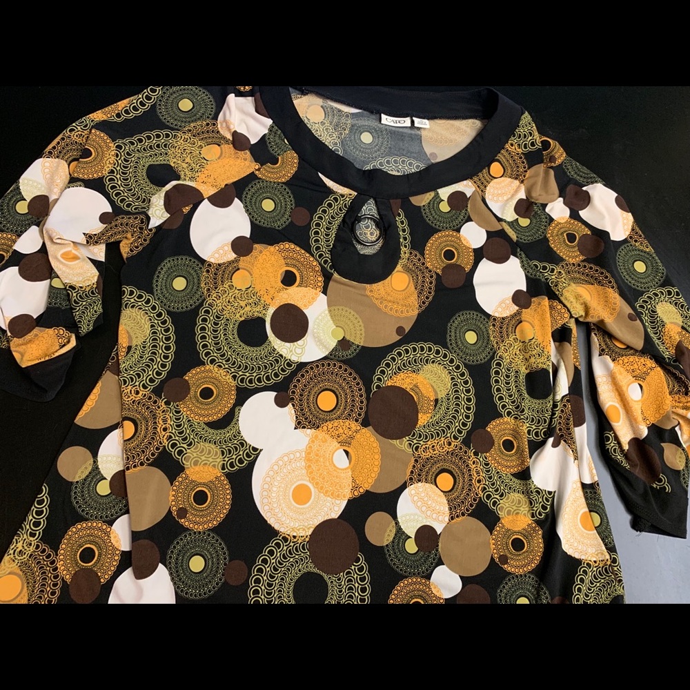 Super cute stretchy blouse